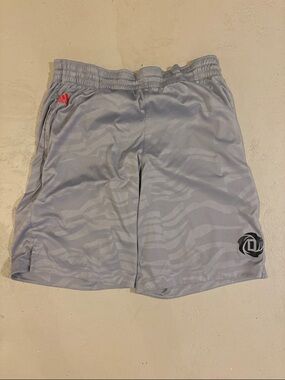 adidas Men's Light Gray Athletic Shorts with Subtle Wave Pattern
